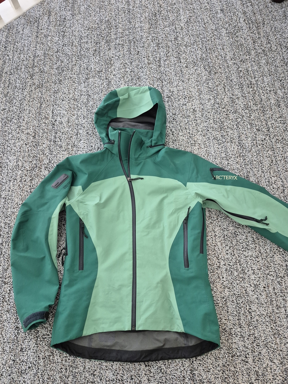 Arc'teryx Women's Two-Tone Green Waterproof Hooded Jacket